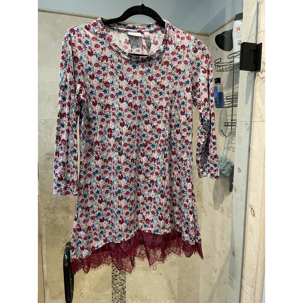 Logo Lori Goldstein Tunic Top Womens XS Lace Hem Long Sleeve Pink Shirt Floral